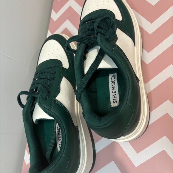 NWOT Steve Madden Green and White Sneakers Size 8 - Picture 4 of 6